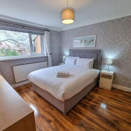 Stunning Family Home Close To The City Centre Manchester Exterior photo